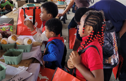  Students shopping at eastern market